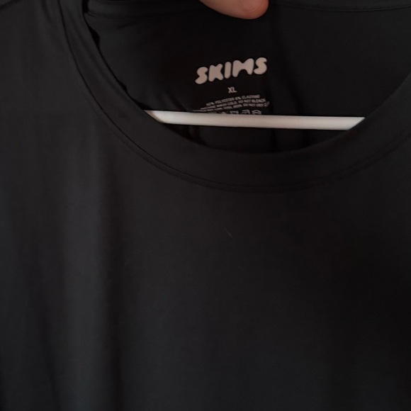 SKIMS Black Short Sleeve With Company Logo - Picture 3 of 5